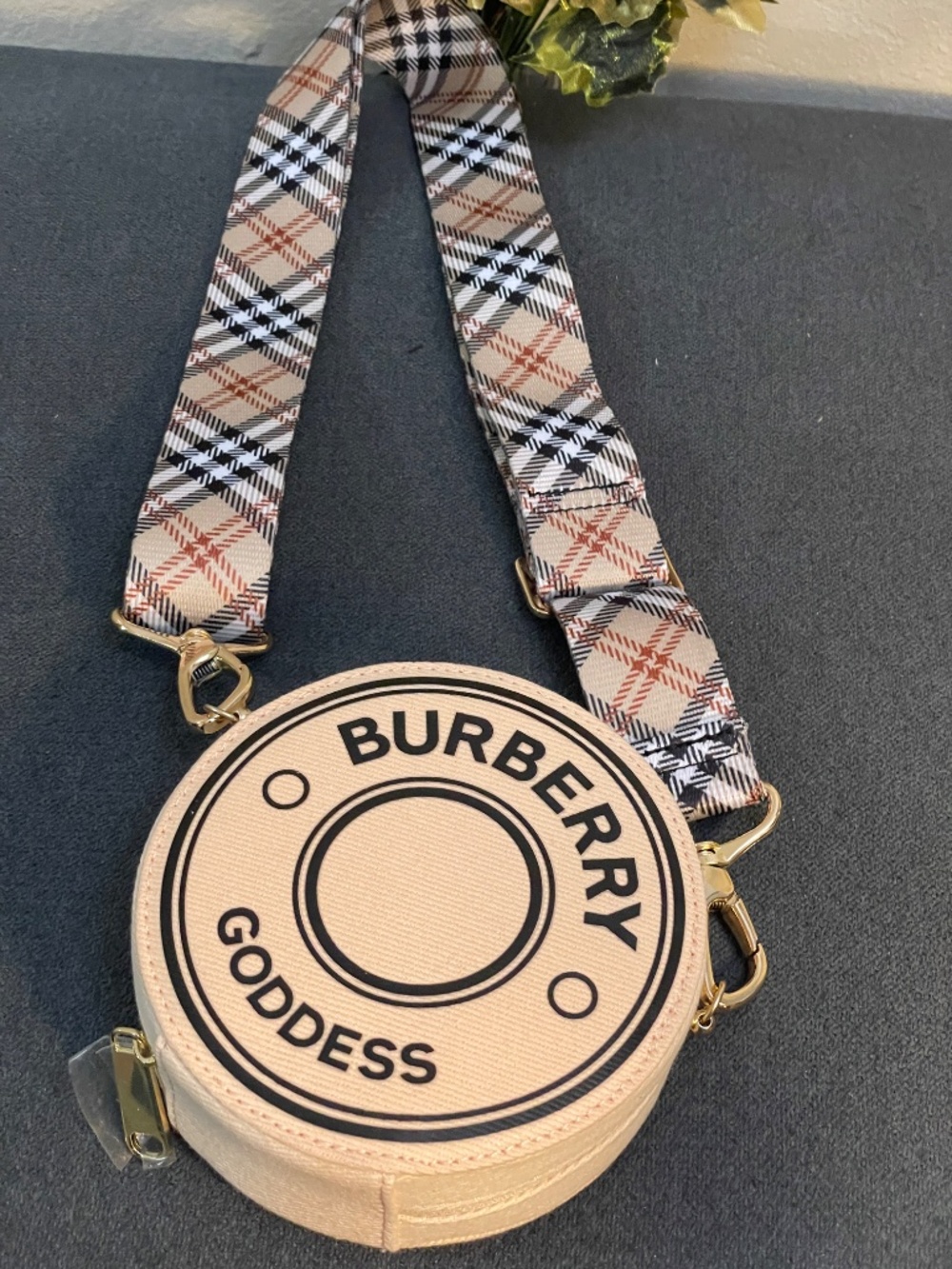 Burberry - Picture 2 of 8